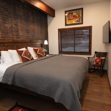 The Frenchman Suites Silverton Bagian luar foto
