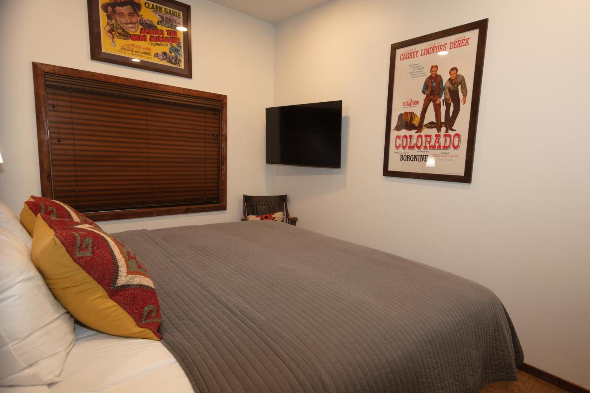 The Frenchman Suites Silverton Bagian luar foto