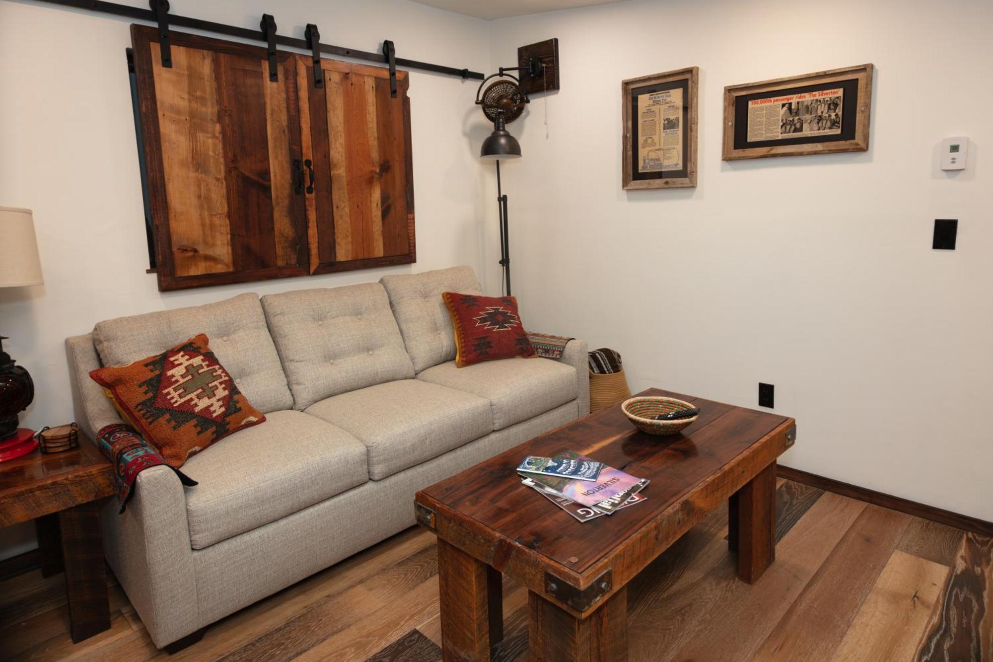 The Frenchman Suites Silverton Bagian luar foto