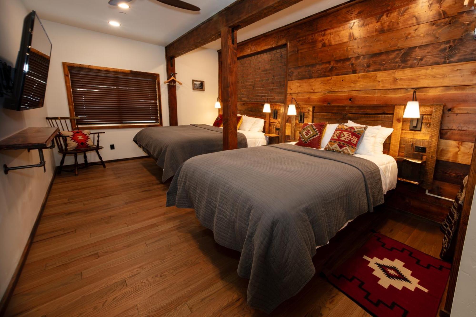 The Frenchman Suites Silverton Bagian luar foto