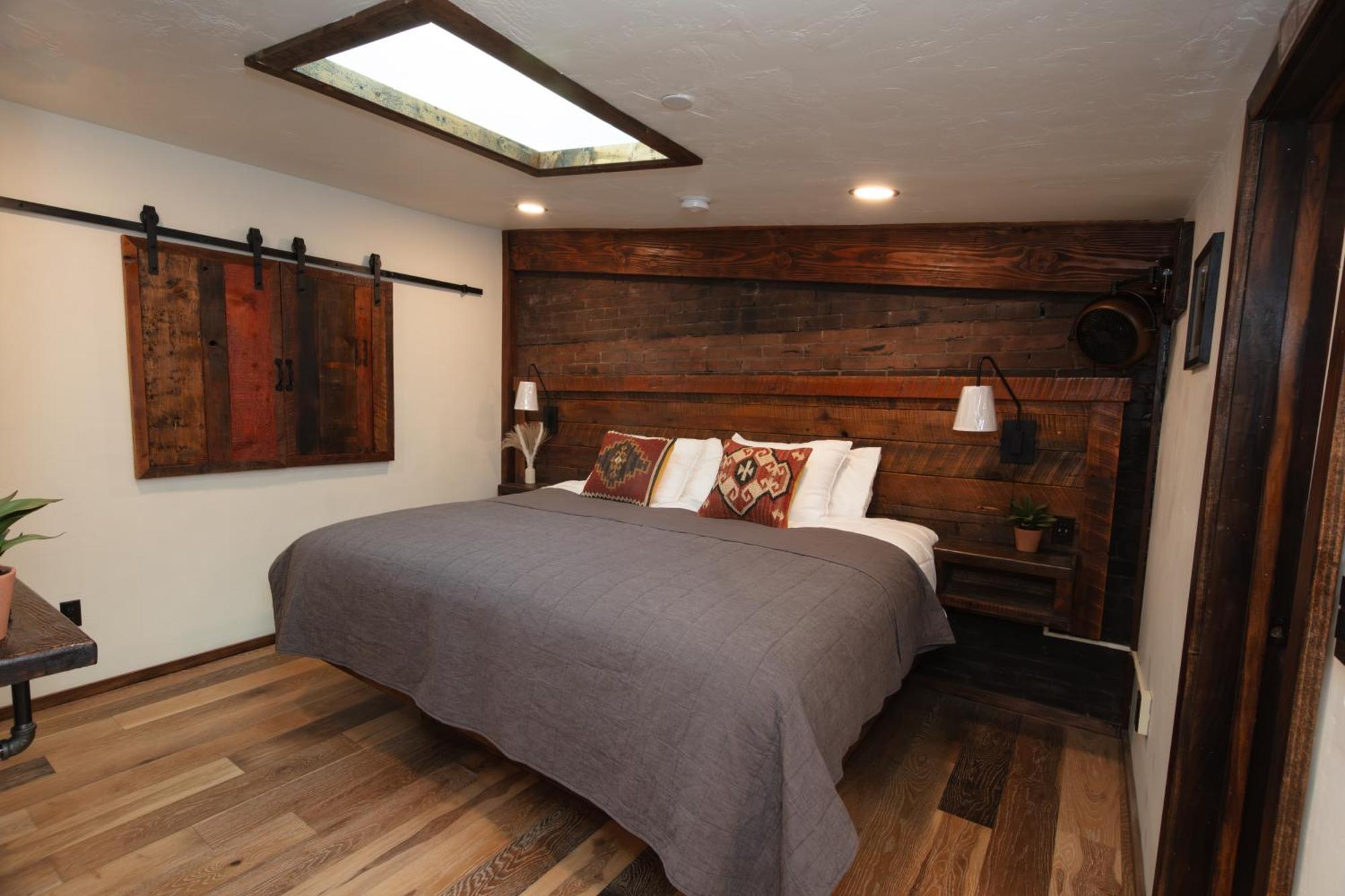 The Frenchman Suites Silverton Bagian luar foto
