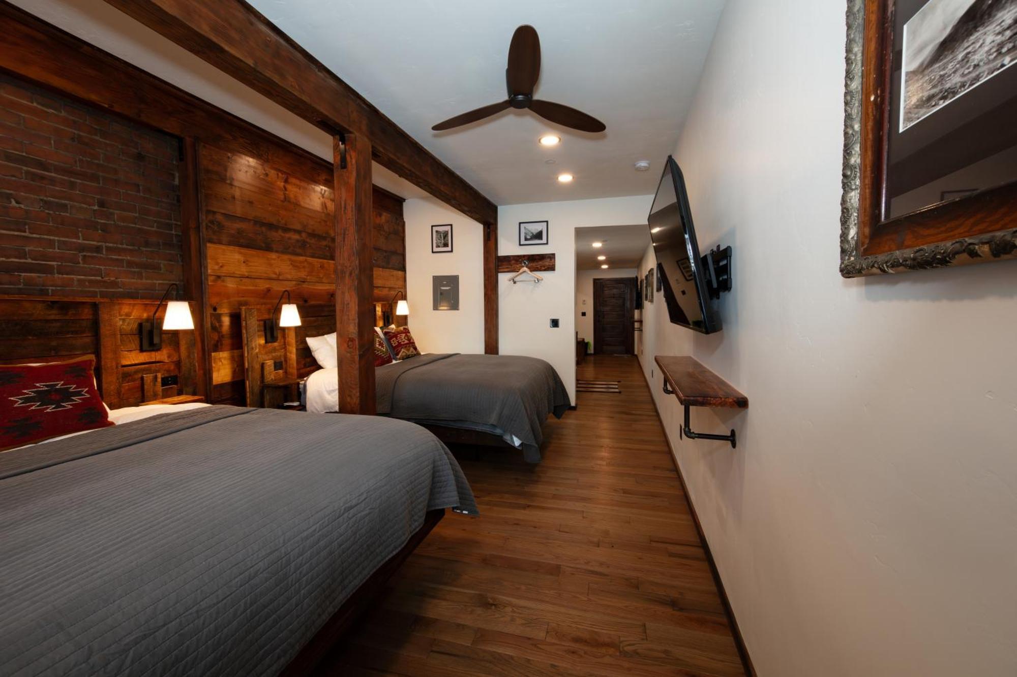 The Frenchman Suites Silverton Bagian luar foto