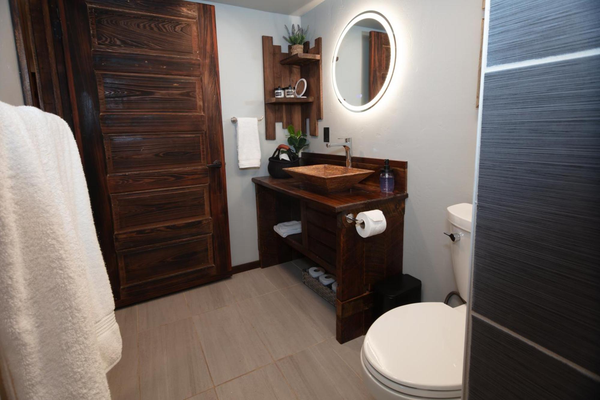 The Frenchman Suites Silverton Bagian luar foto