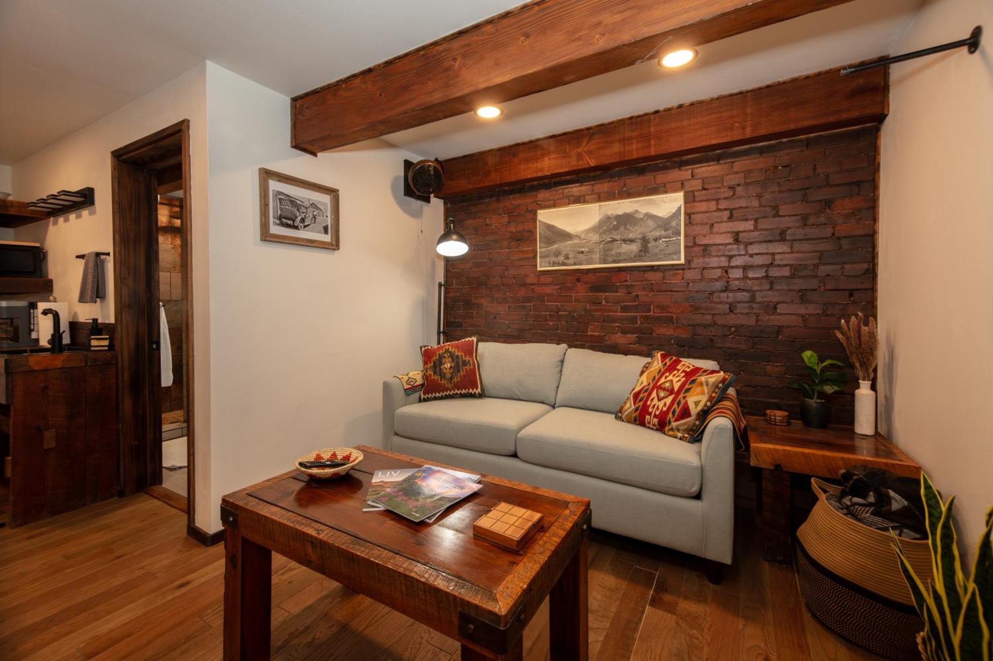 The Frenchman Suites Silverton Bagian luar foto