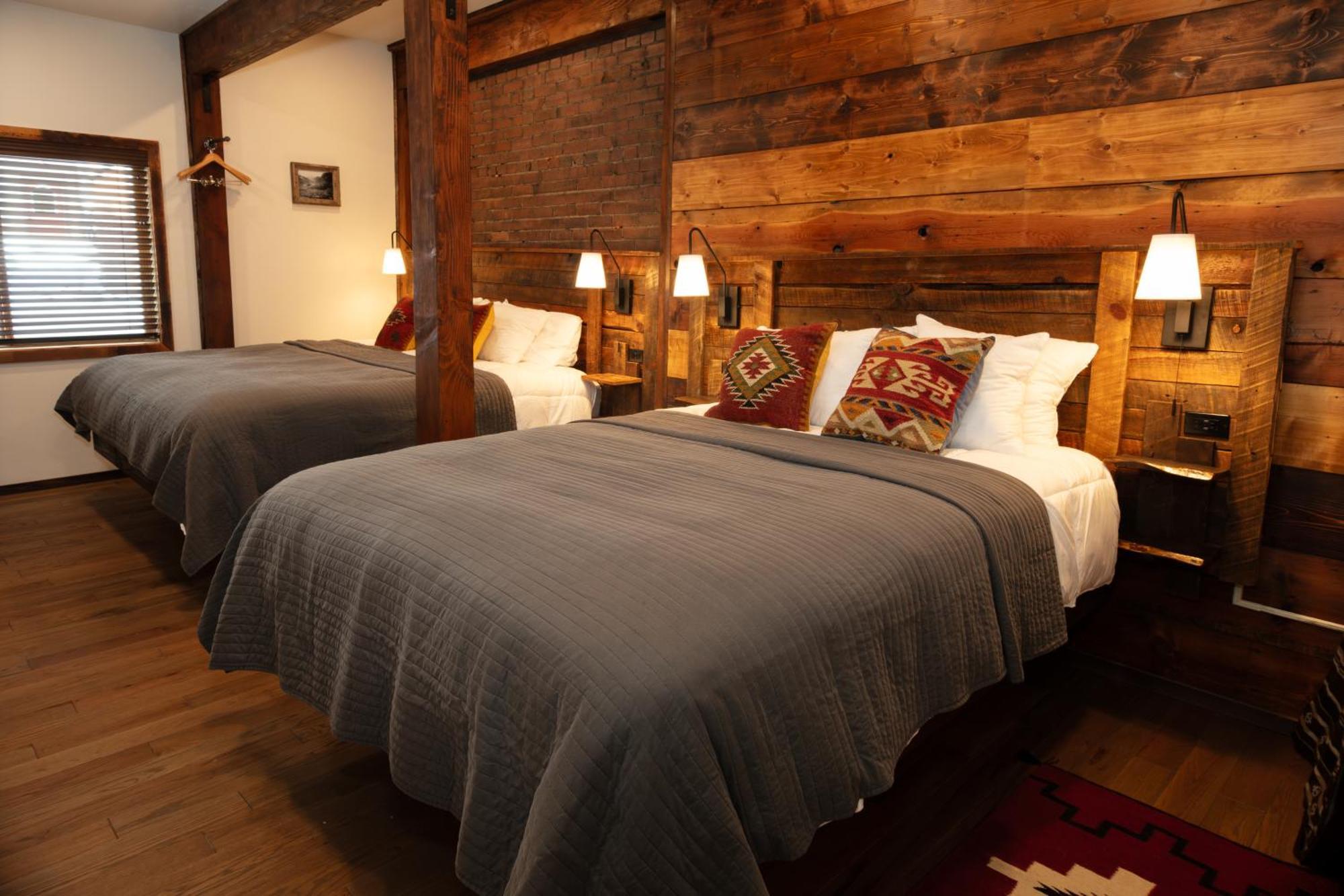 The Frenchman Suites Silverton Bagian luar foto
