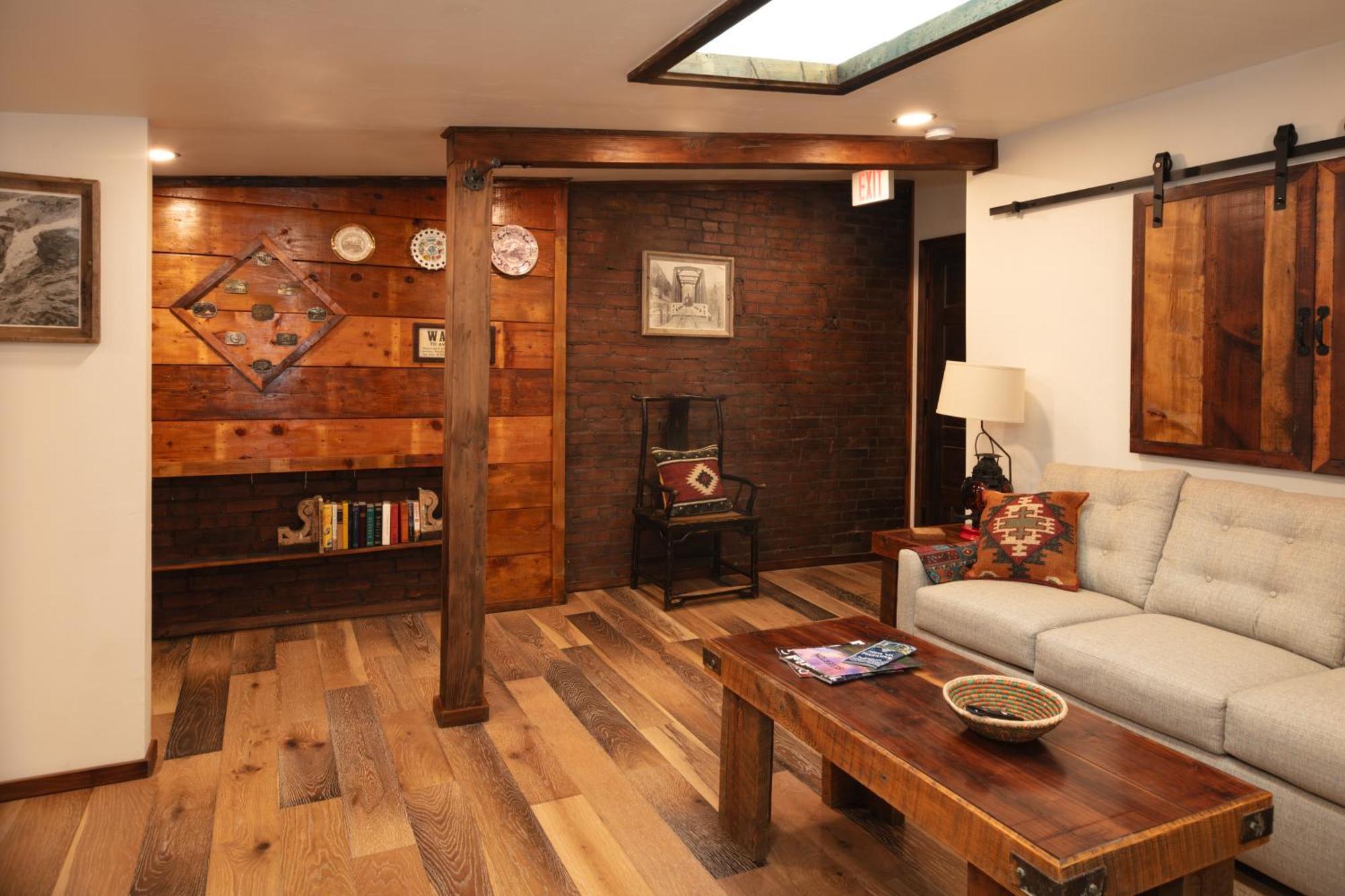 The Frenchman Suites Silverton Bagian luar foto