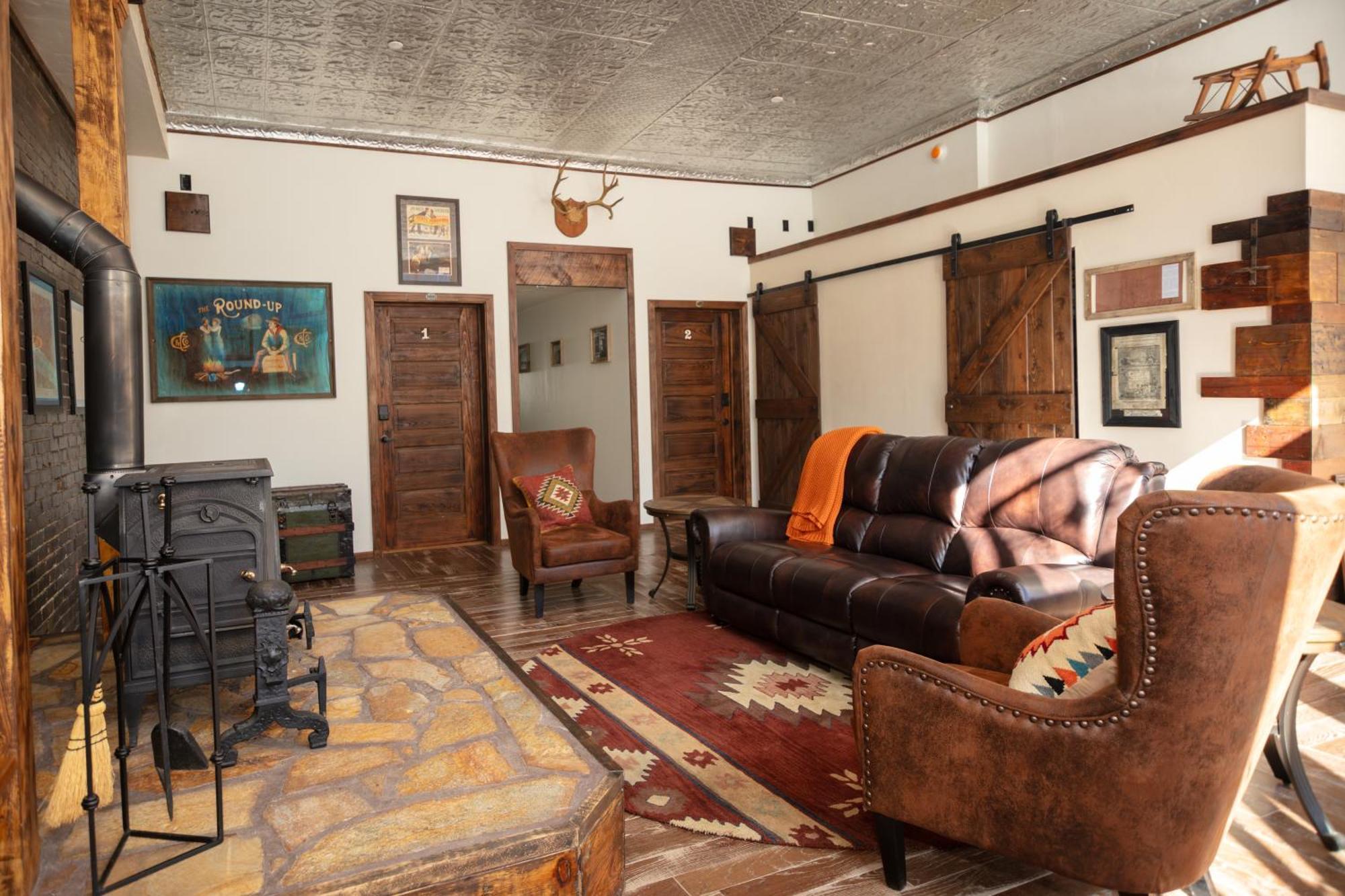 The Frenchman Suites Silverton Bagian luar foto