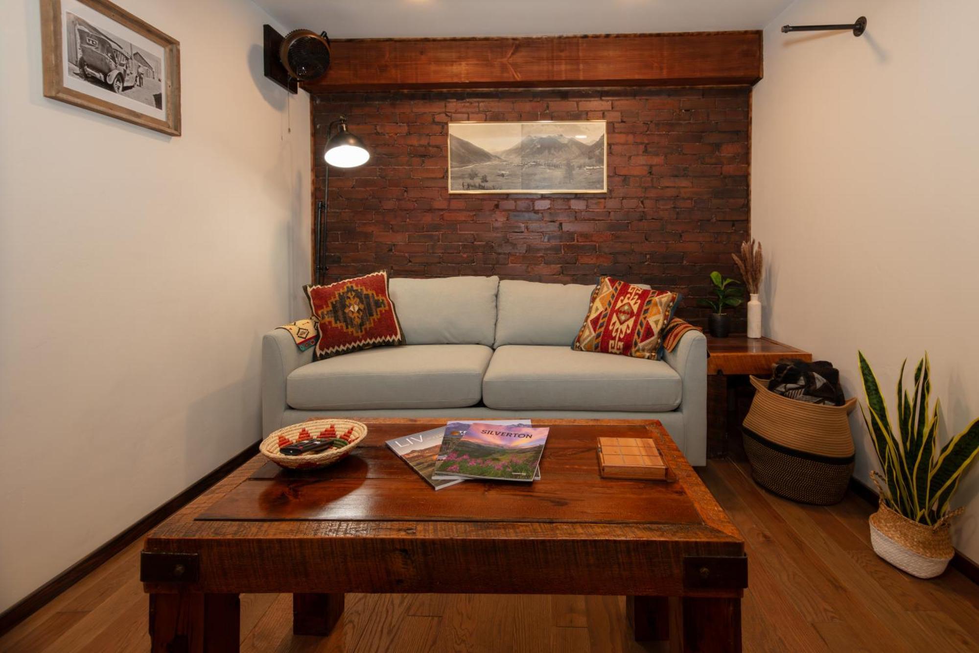 The Frenchman Suites Silverton Bagian luar foto