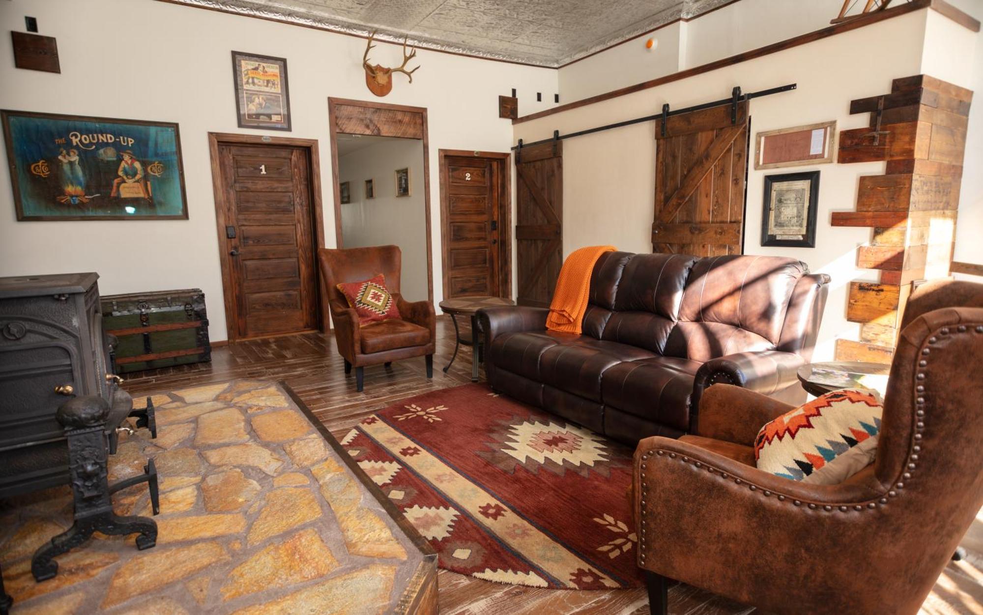 The Frenchman Suites Silverton Bagian luar foto