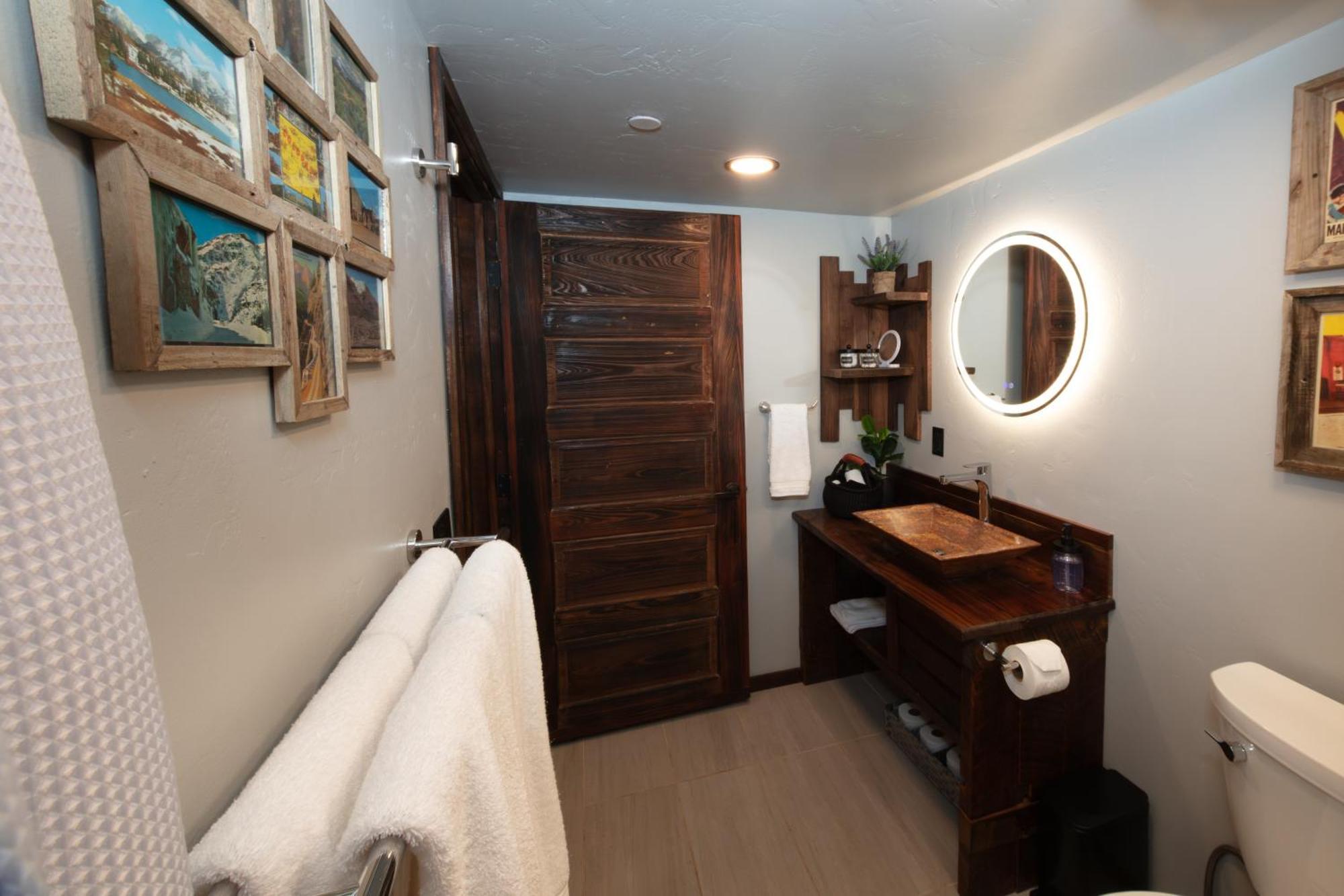 The Frenchman Suites Silverton Bagian luar foto