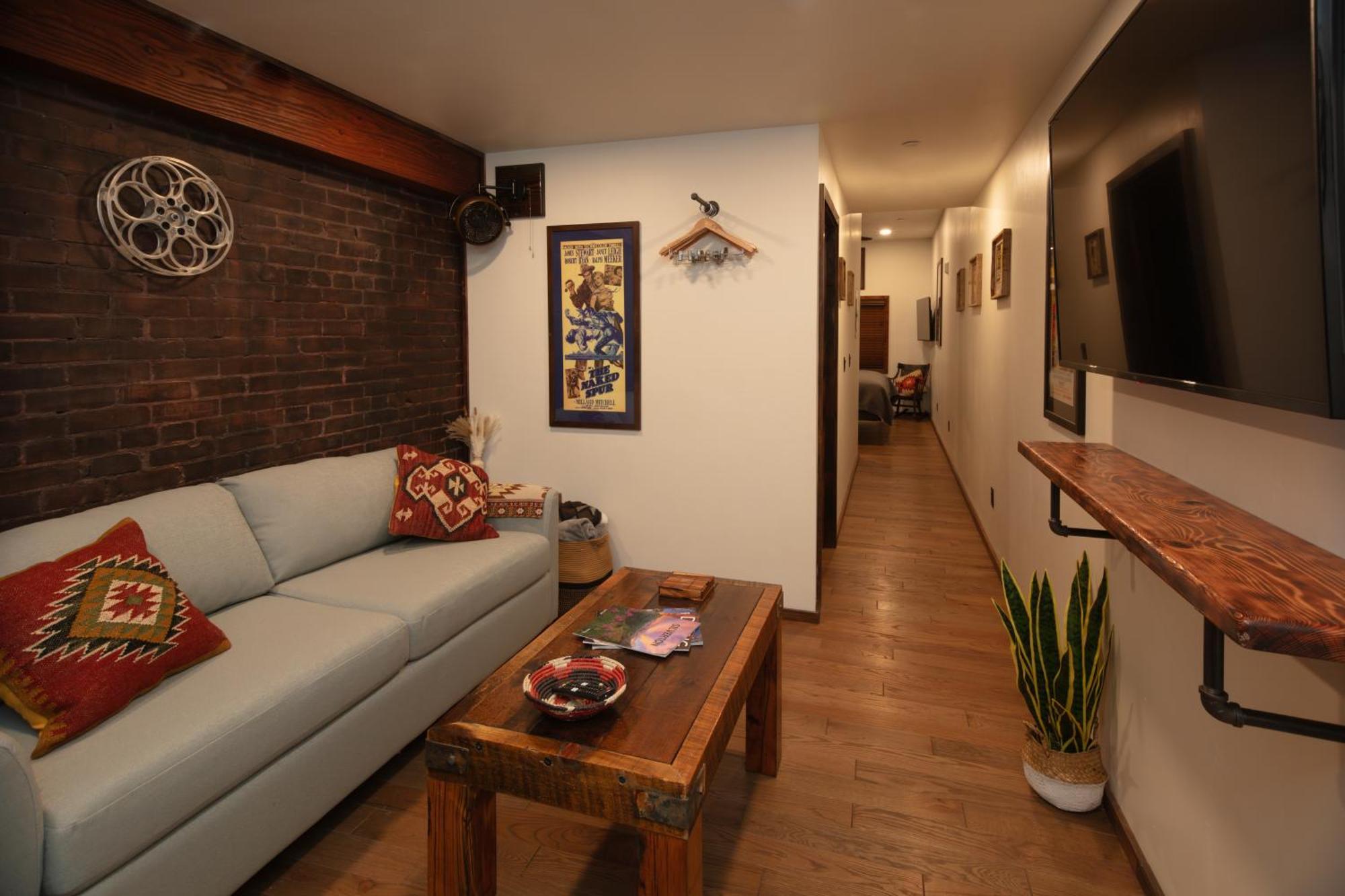 The Frenchman Suites Silverton Bagian luar foto